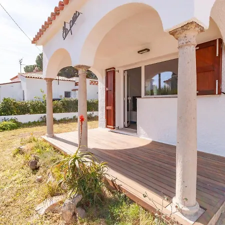 Belvilla By Oyo Los Pinos Сasa de vacaciones L' Escala